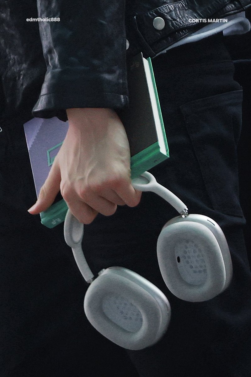 edmtholic888 tweet media