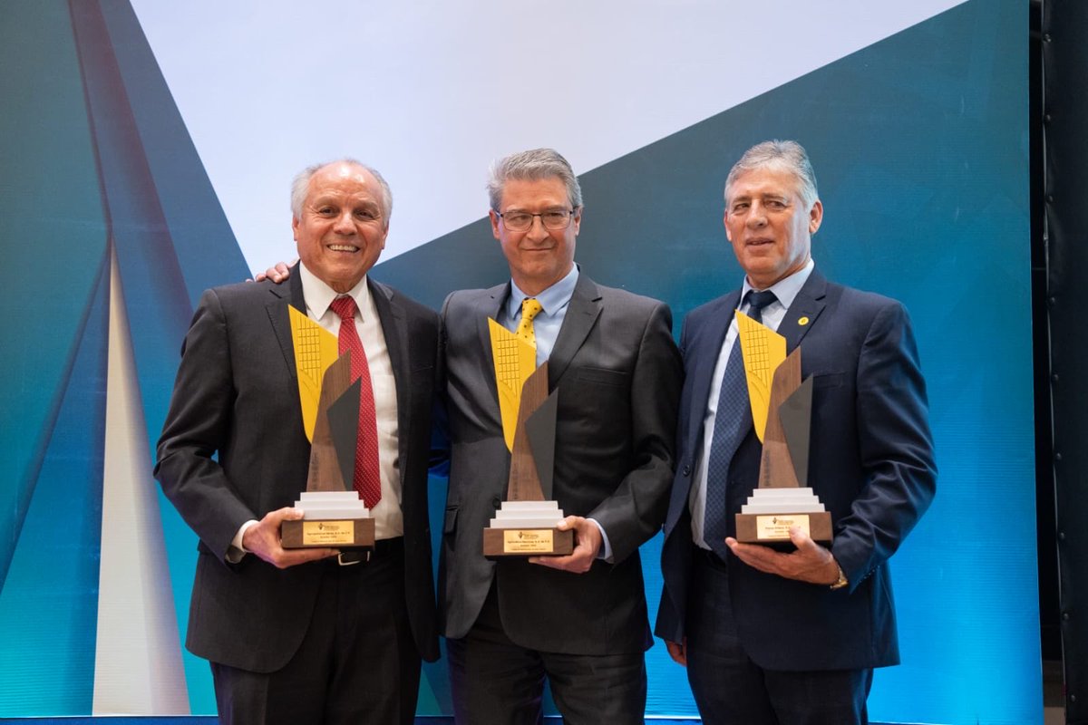 GiganteAgroa's tweet image. En el marco de la XLII Asamblea General Ordinaria del @CNAgropecuario 3 empresas mexicanas fueron galardonadas con el Premio Nacional Agroalimentario 2025, reconocimiento que distingue la competitividad a través de la #innovación, sostenibilidad, #calidad y #responsabilidadsocial