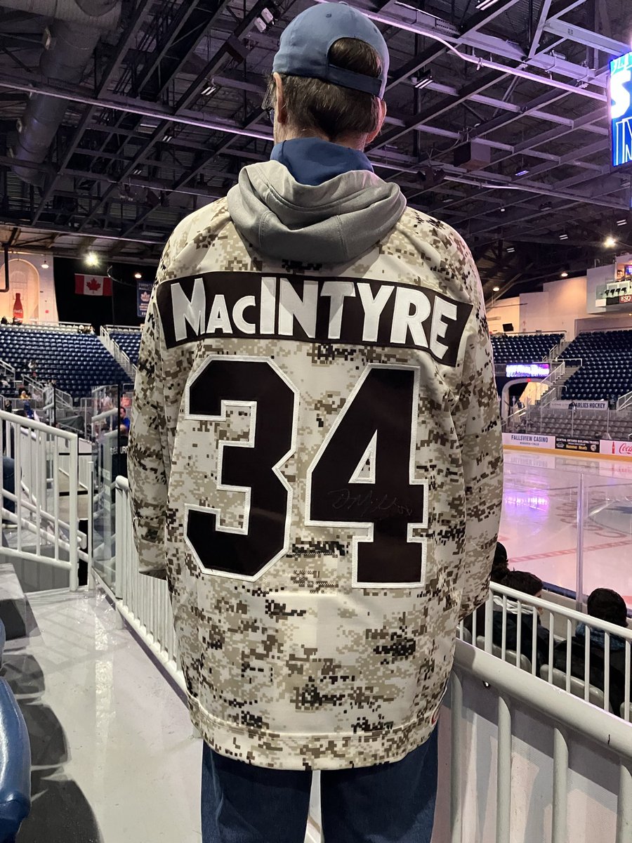 peterbrianb's tweet photo. @ManitobaMoose 
Wish Drew Mac welcome from a long time fan! https://t.co/NH6gWvlrOA