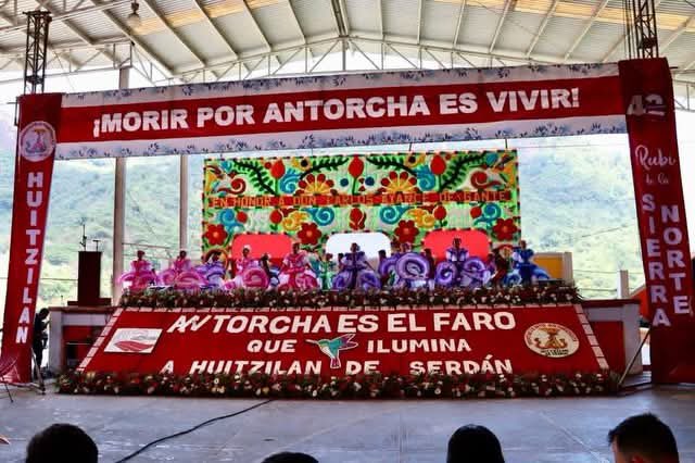 #ElPuebloUnidoProgresa y eso lo demuestra en el trabajo organizado y siempre unidos con el Movimiento Antorchista Nacional. 
¡Adelante compañeros de Huitizlan!