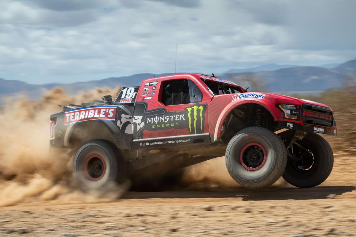 SomosDakar's tweet photo. La Baja #SanFelipe250 le da inicio a la temporada 2026 de #ScoreInternational
La temporada 2026 del Campeonato Mundial del Desierto de SCORE International se pone en marcha esta semana con la 39ยช ediciรณn de la San Felipe 250.
https://t.co/mBo14GDGjP https://t.co/zwcerYAJJF