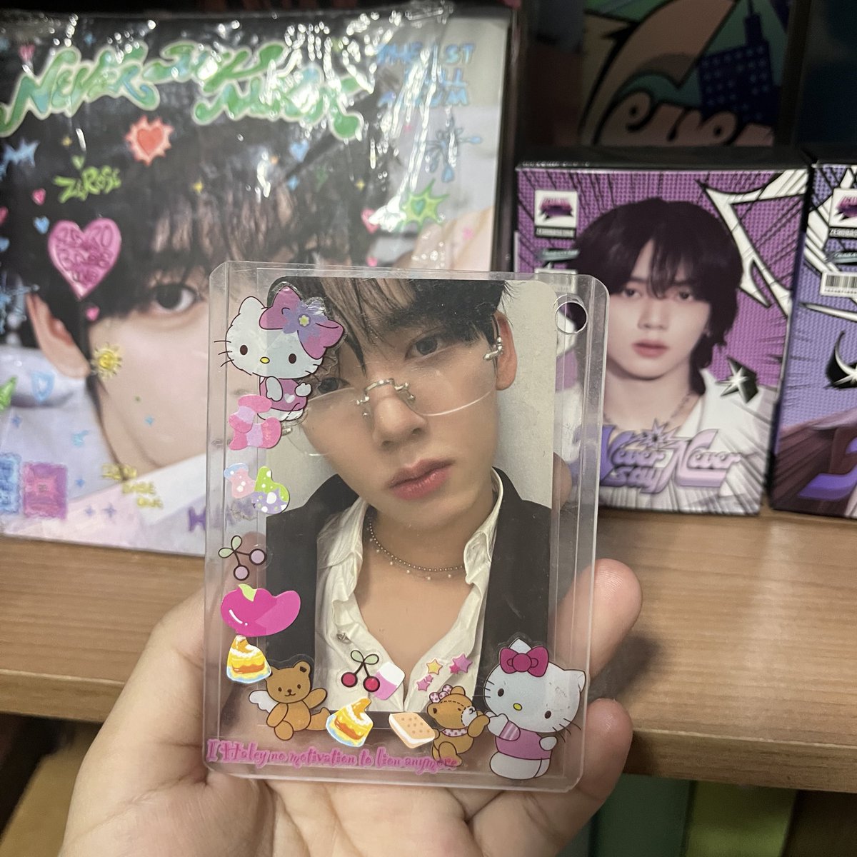 shinee2one's tweet photo. [🐰] feedback mega positivo para minha prin @shinwita que me vendeu este photocard belíssimo! como sempre, foi muito prestativa! amei os brindes e espero comprar mais e mais contigo 🩷 https://t.co/mpp3zIJSBc