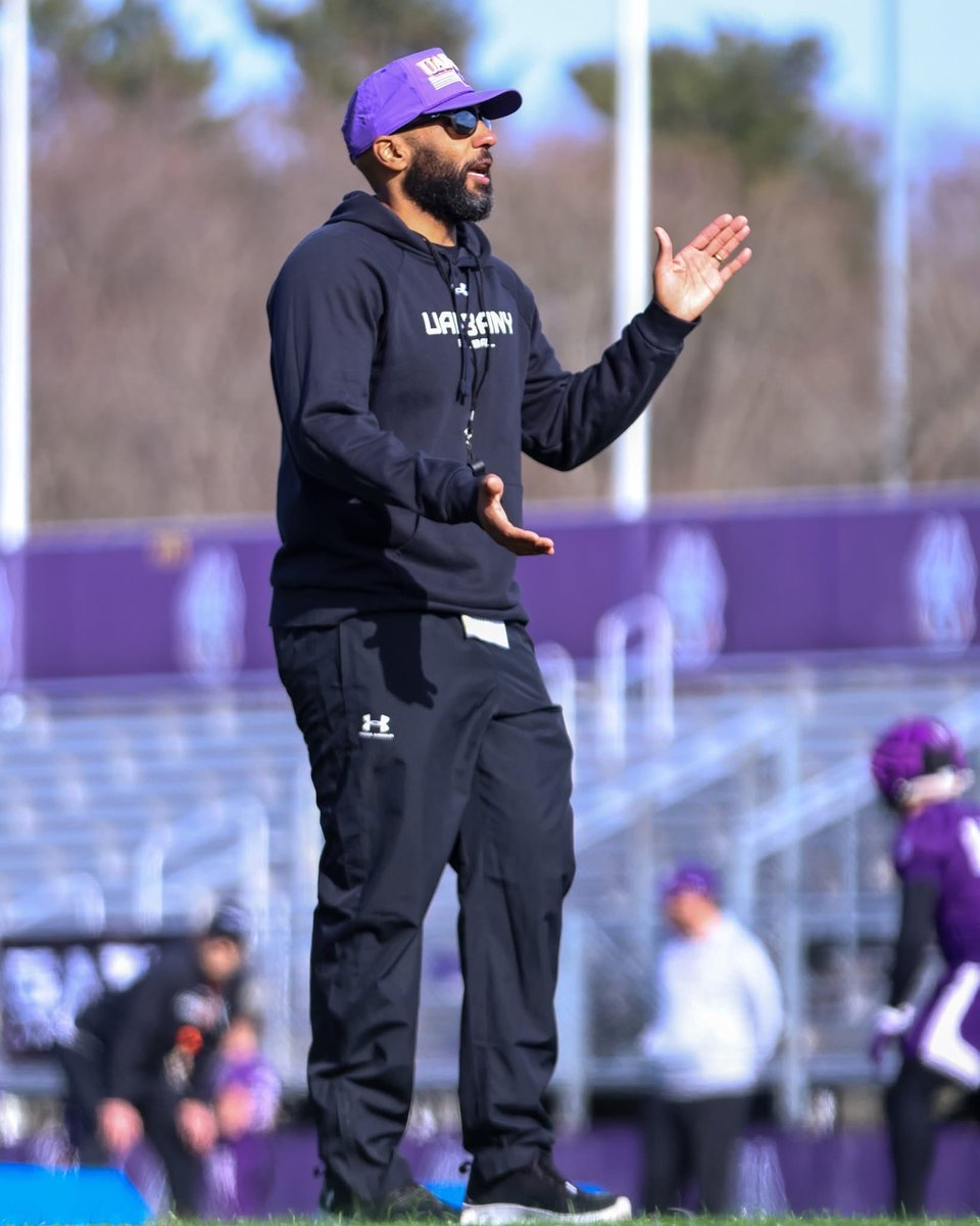CoachMattScott's tweet photo. Football is Fun! Great to be back! #EAT #RUNandHIT #PurpleFam https://t.co/SM9poLGPQJ