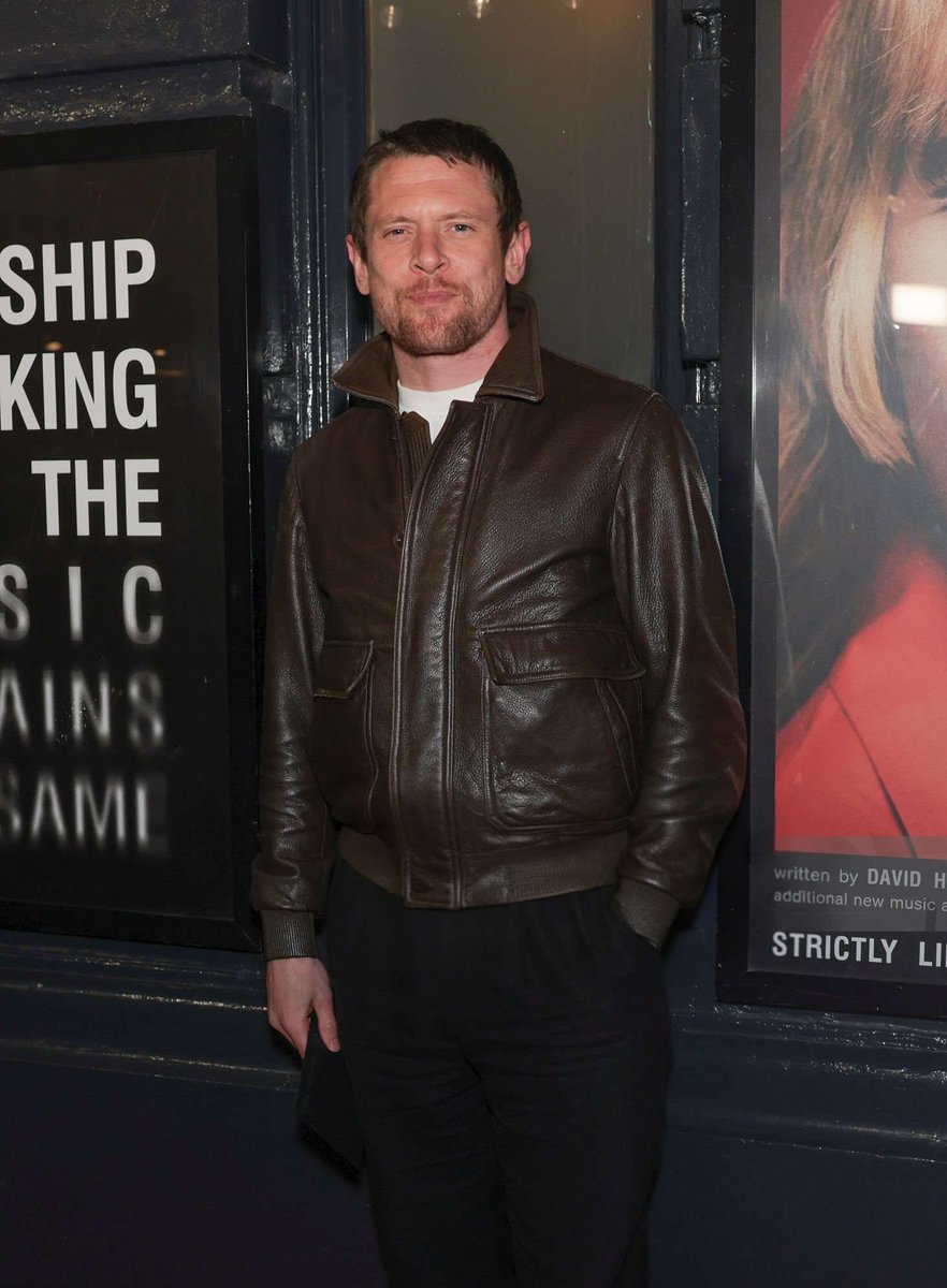 jack o’connell’s left pinky tweet media