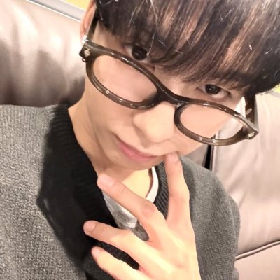 dead and liva tweet media