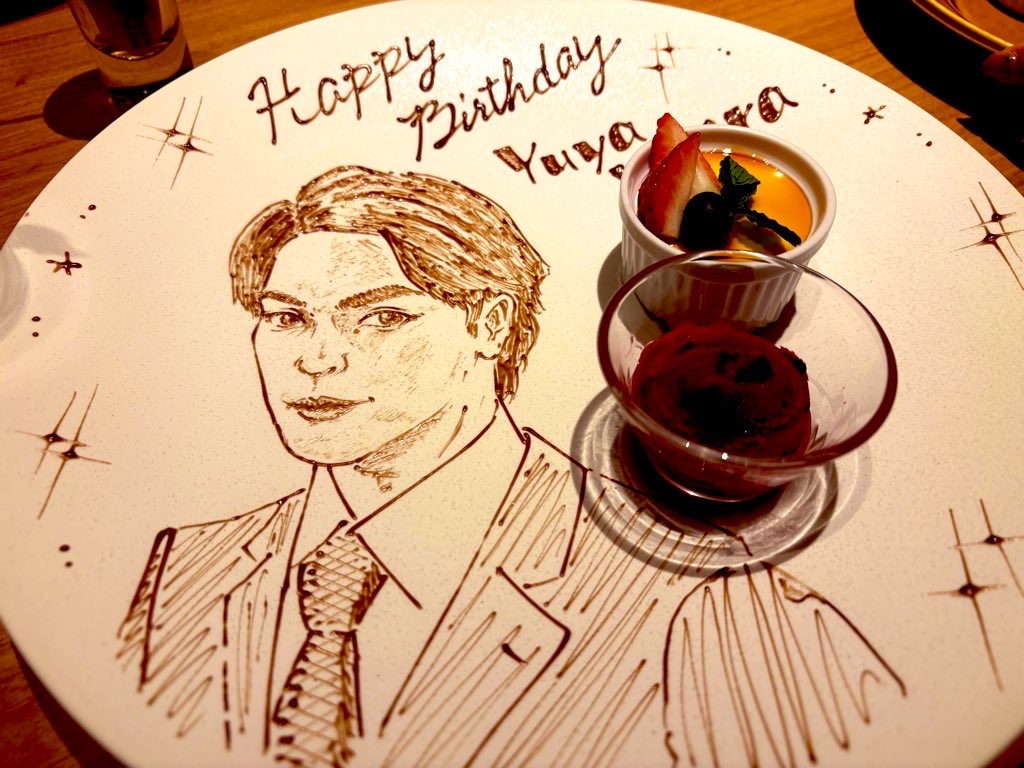 Yuya3suki's tweet photo. 柳楽くん♡初36歳の朝はいかがお過ごしですか？

改めまして36歳のお誕生日おめでとうございます🎂🎉

大阪の同志4人で柳楽くんのお誕生会しました🎂
毎年お祝いできて嬉しいです。生まれてきてくれてありがとう🫶
#柳楽優弥
#柳楽優弥誕生祭
#柳楽優弥生誕祭 https://t.co/Ch8wvKeEL3