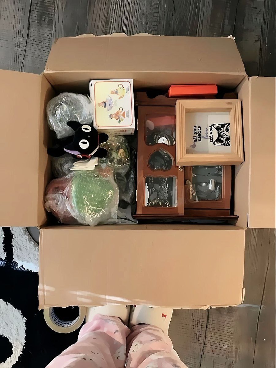 ๐๐๐๐ฅ๐๐ข๐๐, tweet media