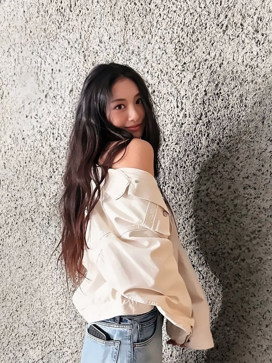 ๐๐๐๐ฅ๐๐ข๐๐, tweet media