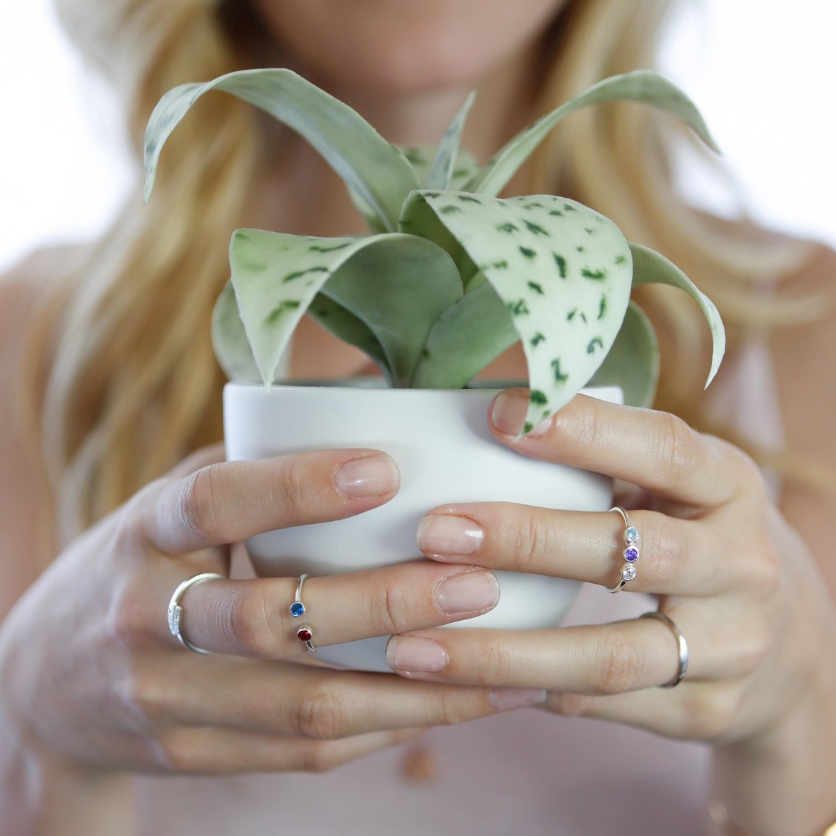 alluniqueness's tweet photo. Adore this personalised triple birthstone ring for Mum! It’s a gorgeous, dainty sterling silver piece, weaving a sparkling story of loved ones. The perfect #PersonalisedMomRing to cherish forever. A thoughtful #TripleBirthstoneGift she'll adore. Every ston https://t.co/m7gzXgXooH https://t.co/yCDHCOEzHh