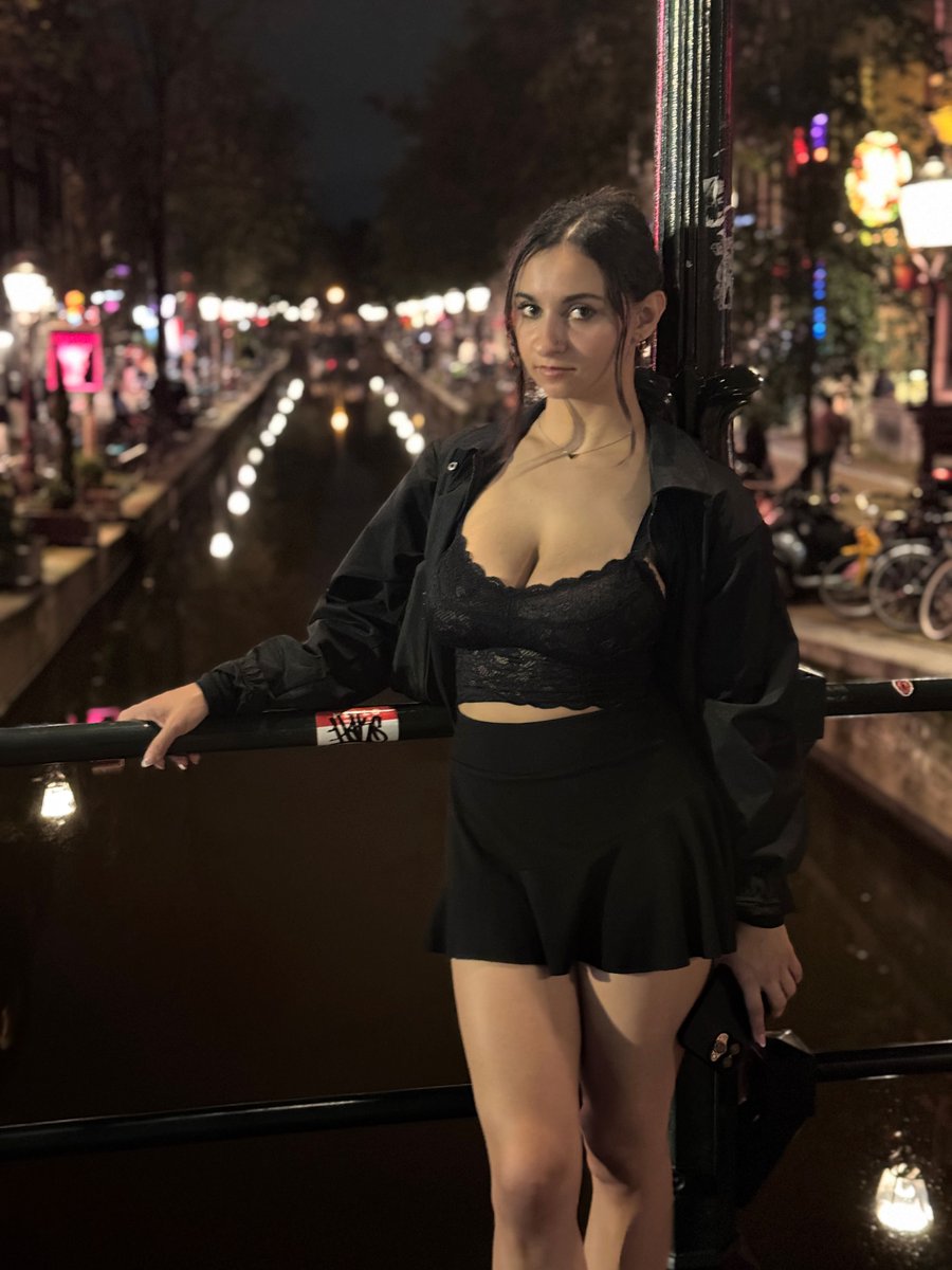 Hailey Rose🌹 tweet media