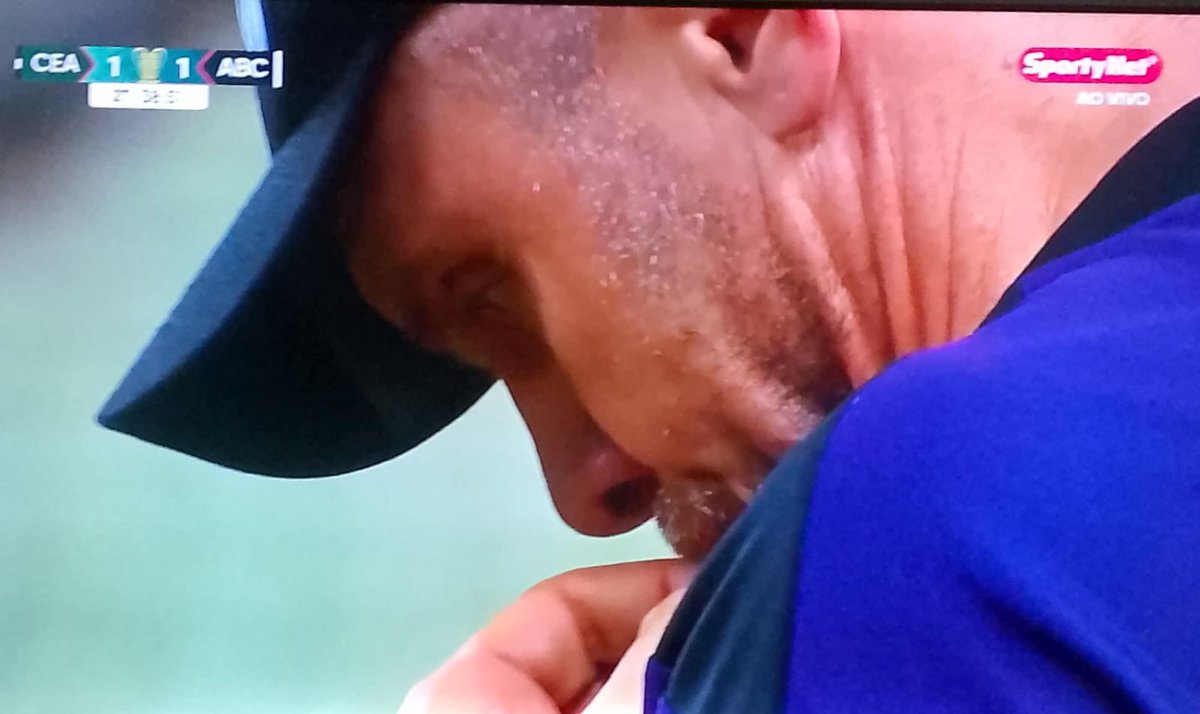 Acabou a paciência, na minha opinião. #FORAMOZART Nosso principal objetivo do ano é o acesso, mas olha essas últimas partidas; isso não é normal. O time faz o gol e recua.

TIME HORRÍVEL, APÁTICO, RIDÍCULO!!!