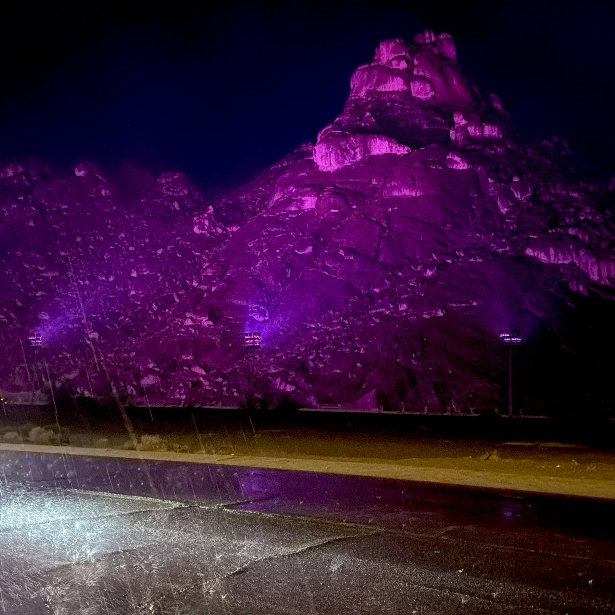 𝑠𝑎𝑑𝑒𝑒𝑚 tweet media