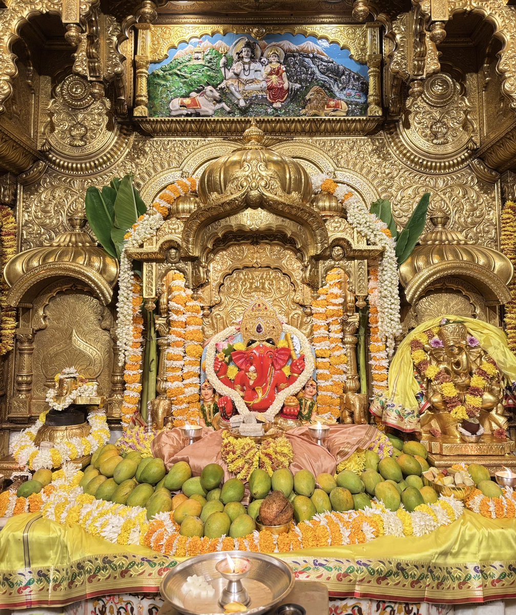 Shri Siddhivinayak Temple tweet media