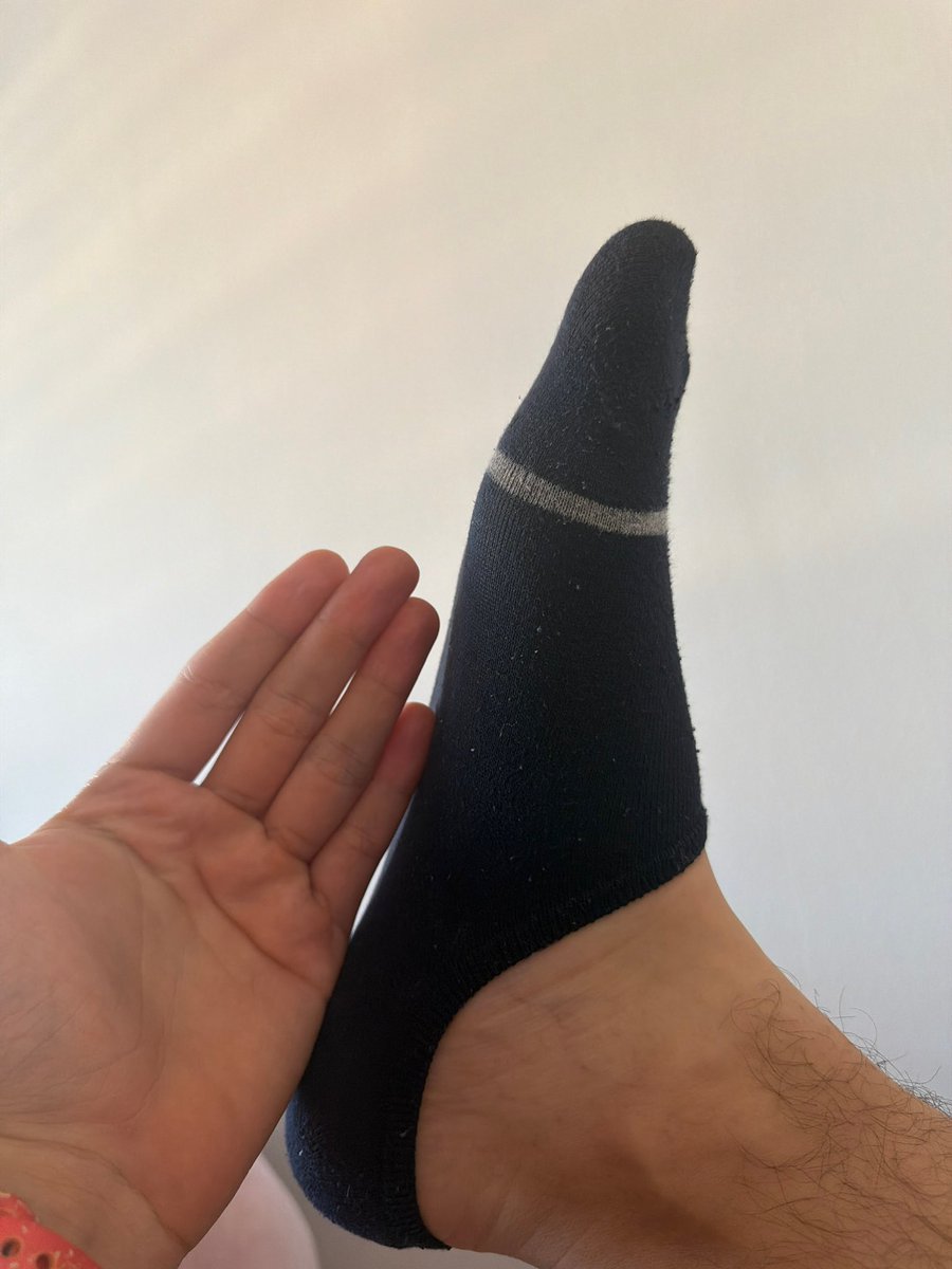 Hi6934's tweet photo. La zorra quedó feliz después de tanto que la humille! Igual quieres? Manda dm! 🦶🏻🔥 https://t.co/Je0z3TMGTd