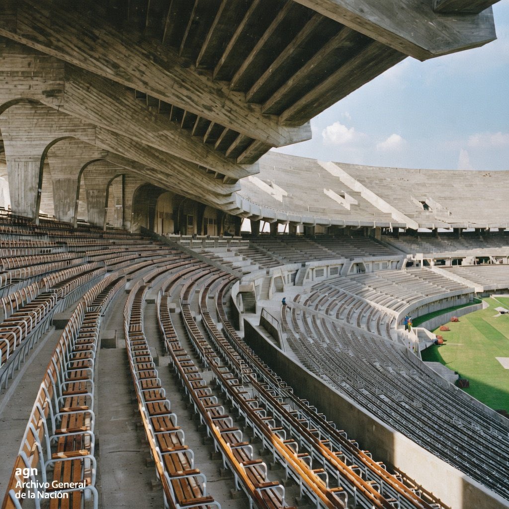 📸 HISTORIA PURA 🏟️

El Monumental Antonio Vespucio Liberti. 

Archivo de <a href="/Seba7597/">Sebastián R. de Elía - Arquitecto</a>