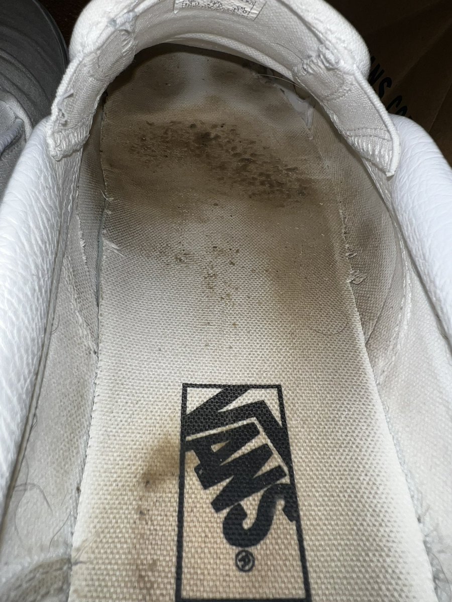 Sock Master aka the Barefoot Boss tweet media