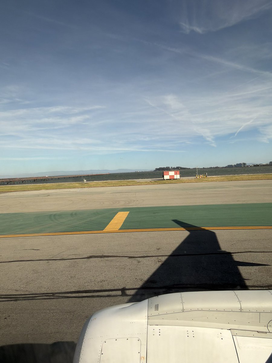 thegoodgoodhair's tweet image. flight said we left at 4:15pm, its 5pm we still here. bullshit #alaskaairlines #alwayslate