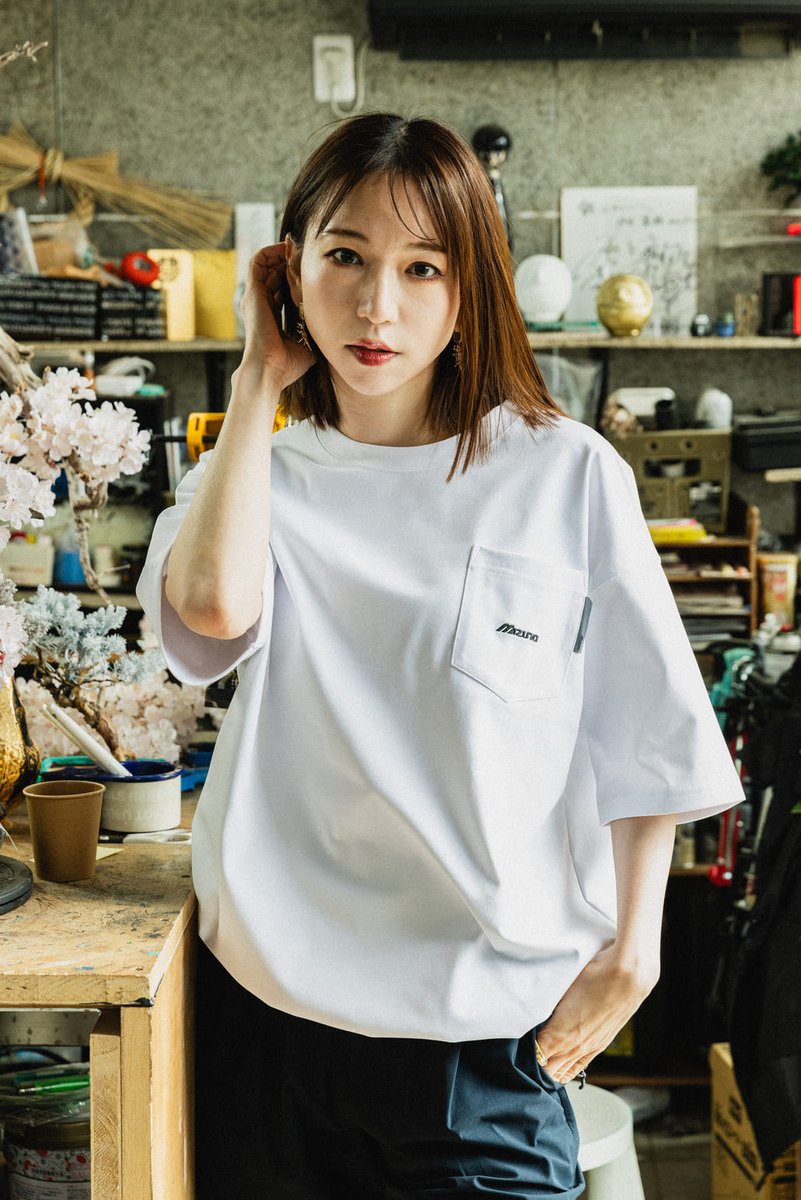 MIZUNO 別注。 機能と、ミニマル。 無駄を削ぎ落としたデザインが