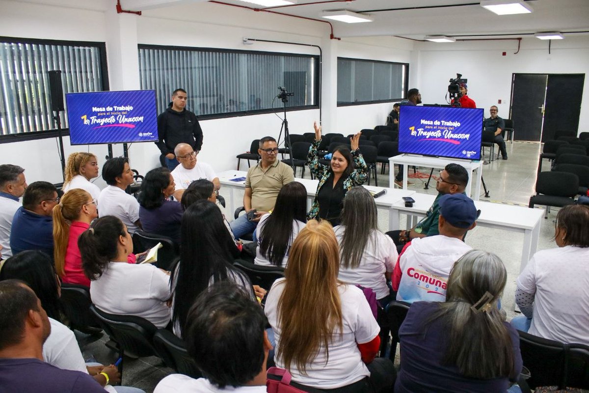 entrecomunes's tweet image. #EnFotos 📸 | Así se desarrolla la primera avanzada de formación de profesores especialistas de la #Unacom

#25Mar