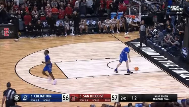 Pretty Bird (Beat UConn that one time-27) tweet media