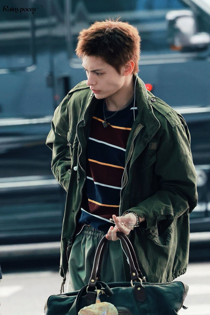 RainyPoem tweet media