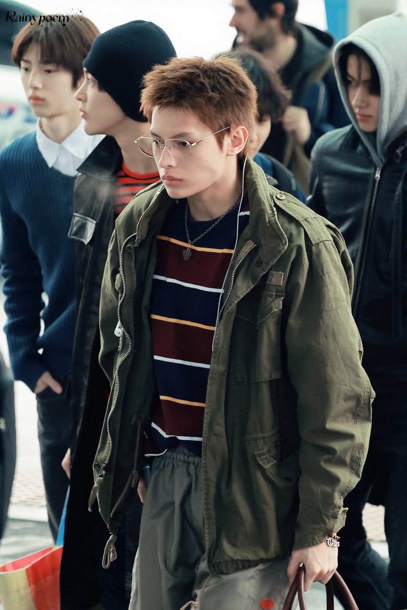 RainyPoem tweet media