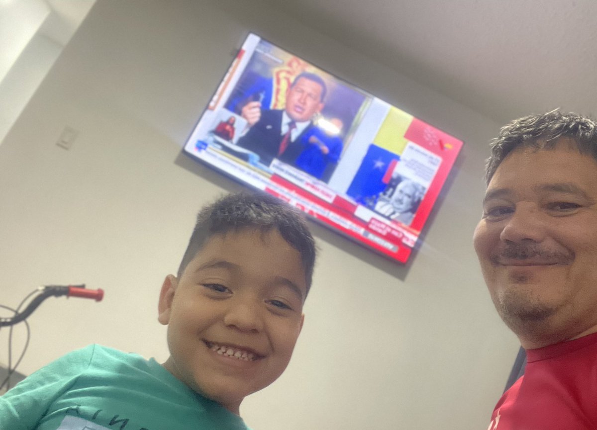 JousebioX's tweet photo. Saludos hermanos…

En sintonía @ConElMazoDando 

Bendiciones mi Capitán @dcabellor un fuerte abrazo de Neythan que no se pierde un programa.

 #AVenezuelaNoLeGanaNadie

@columanasbj 
@kursk_juan 
@Jileduardo 
@Guss4358Delgado https://t.co/fU7tUtbb3R