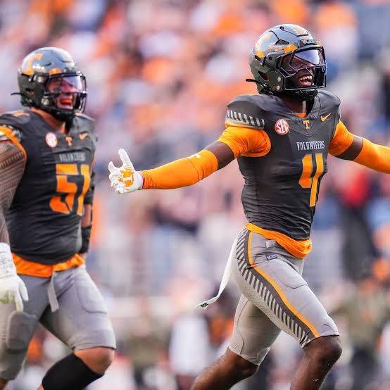 Blessed to receive another offer from <a href="/Vol_Football/">Tennessee Football</a>‼️ #AGTG🙏🏽

<a href="/milesrobinsonjr/">Miles Robinson Jr.</a> <a href="/DeRailSims/">De'Rail Sims</a> <a href="/CoachDC72/">CoachDC</a>  <a href="/LHSWildcats_FB/">Louisville HS Football</a> <a href="/MacCorleone74/">Rion (Ree-un) Young</a> <a href="/shayhodge3/">Shay Hodge™</a> <a href="/LawrencHopkins/">Lawrence Hopkins</a> <a href="/ReggieBuchanan/">CoachReggie</a> <a href="/ChadSimmons_/">ChadSimmons</a> <a href="/adamgorney/">Adam Gorney</a> <a href="/TomLoy247/">Tom Loy</a>