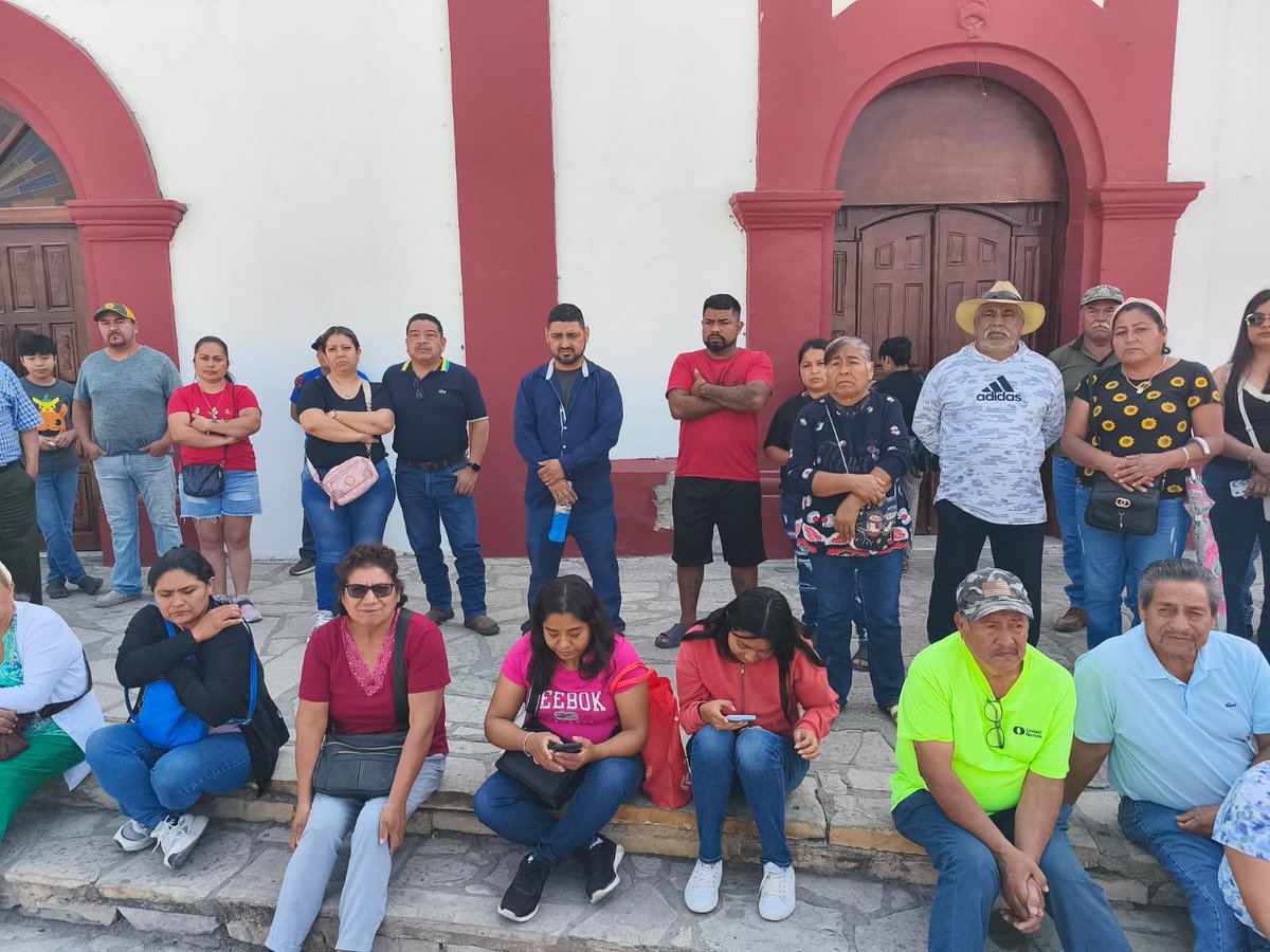 Adelante compañeros, la organización del pueblo es la salida.