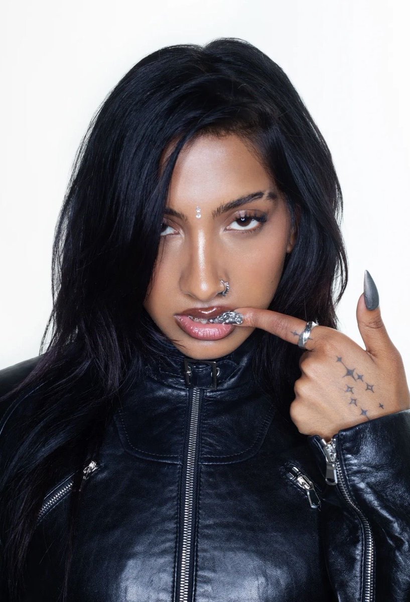 chris ☆ tweet media