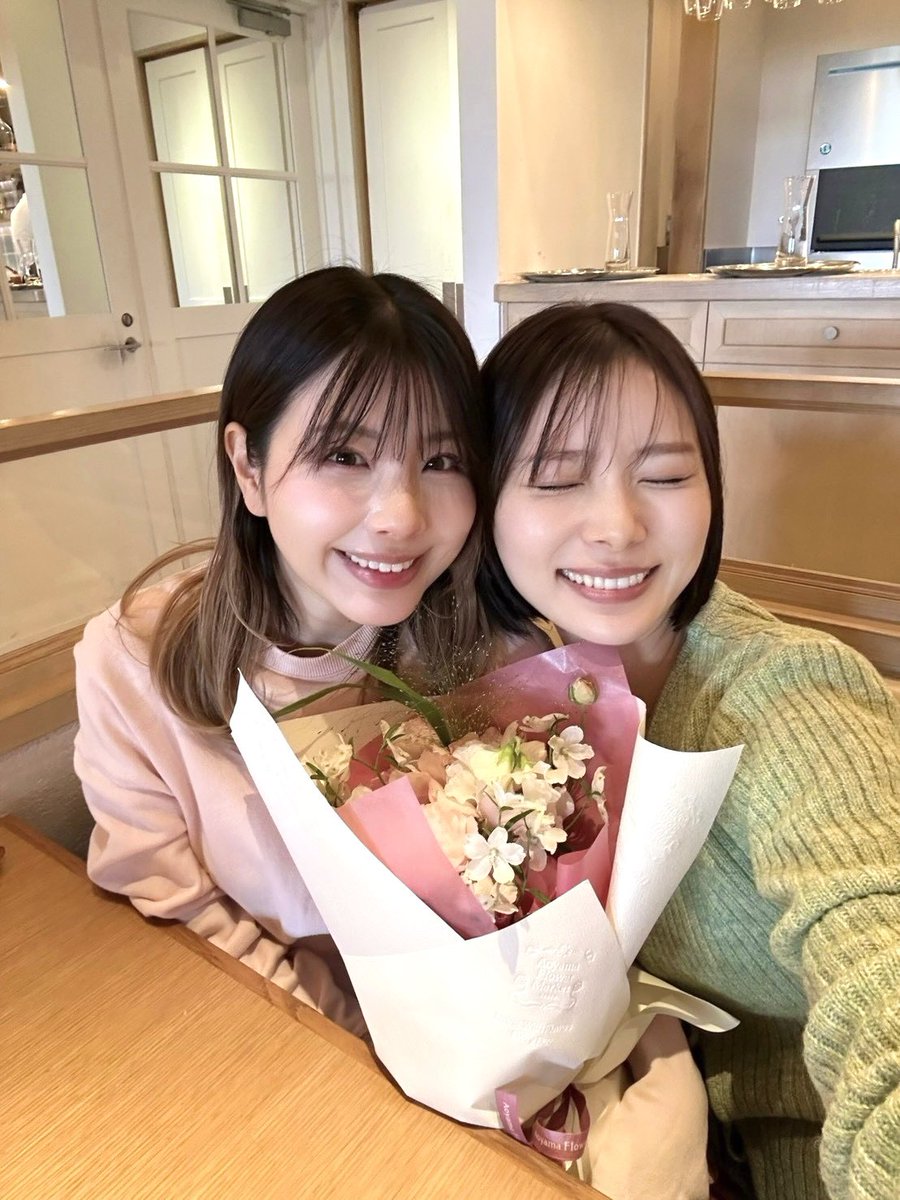 Ruka_Kurata's tweet photo. 𝑩𝑰𝑮 𝑳𝑶𝑽𝑬…💛🌸
https://t.co/dVk537KftW https://t.co/SIvWOdklfl