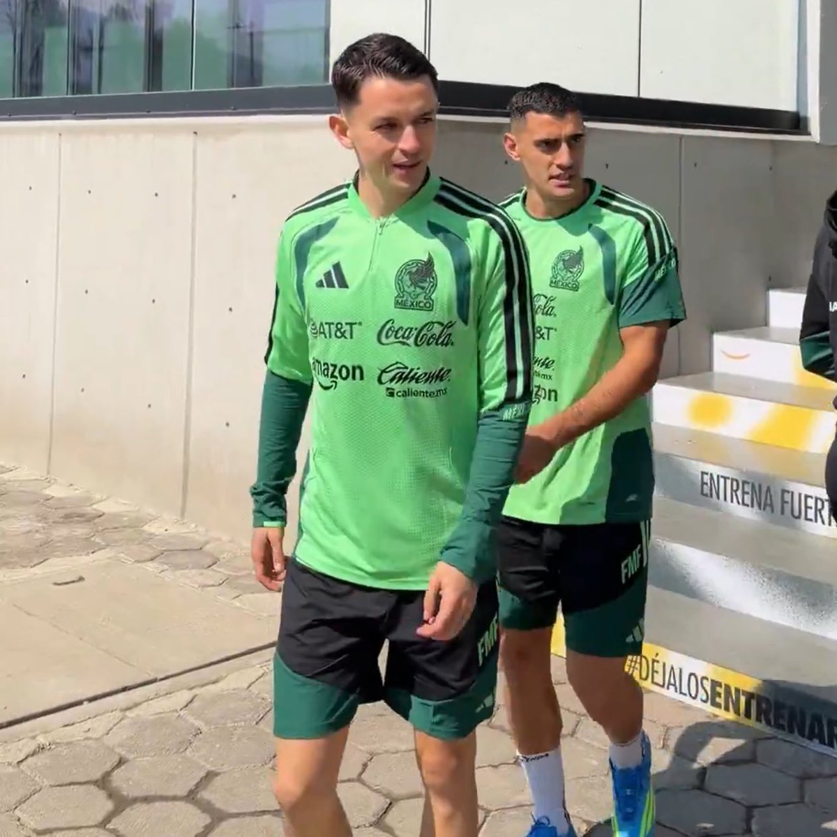 Alan Looz tweet media