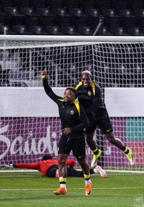 سانتو tweet media