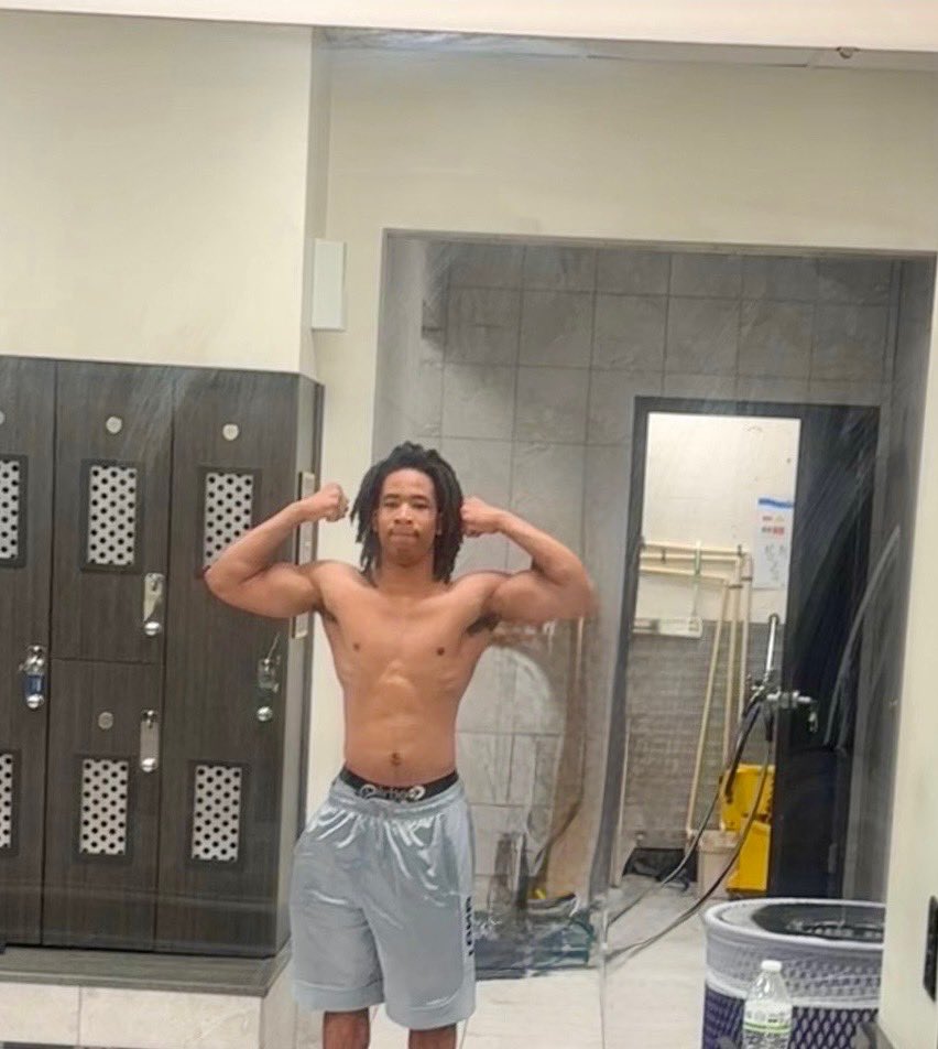 crump_cartier's tweet photo. Stackin Days!! Putting in work.🫱🏽‍🫲🏾@Tspop22 @LandstownEagles @Coachswins_LHS @stop12_ https://t.co/r4lHCAyDeg