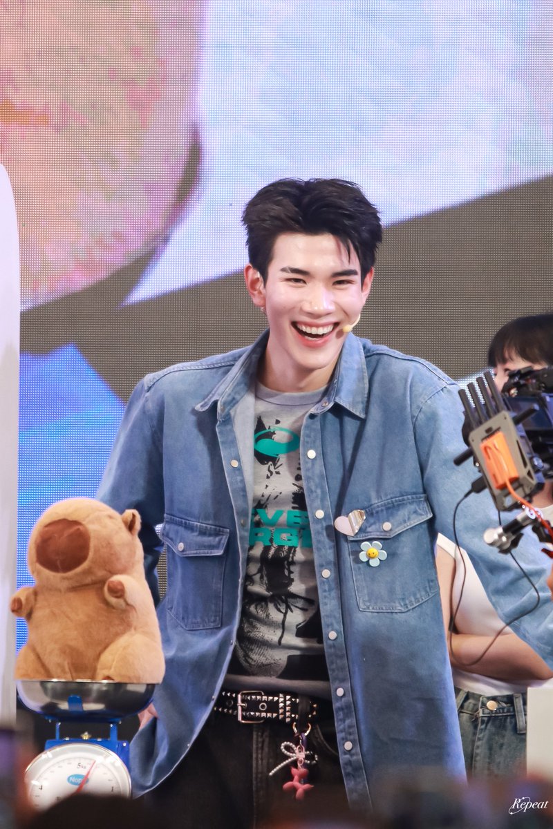 𝐑𝐞𝐩𝐞𝐚𝐭*𖦹ㅡ🌷📧🔆 tweet media