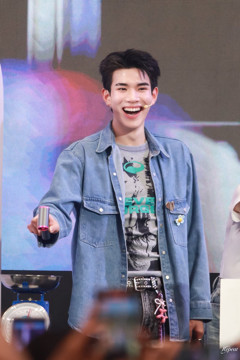 𝐑𝐞𝐩𝐞𝐚𝐭*𖦹ㅡ🌷📧🔆 tweet media