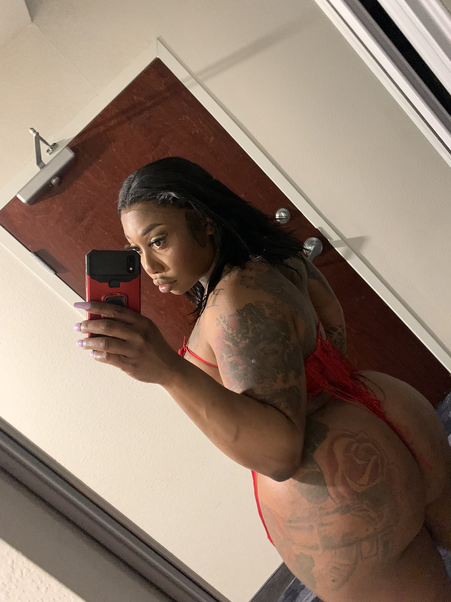 PleasureFreaKe's tweet photo. Bae u want sum attachments https://t.co/OAHGEk6NEa