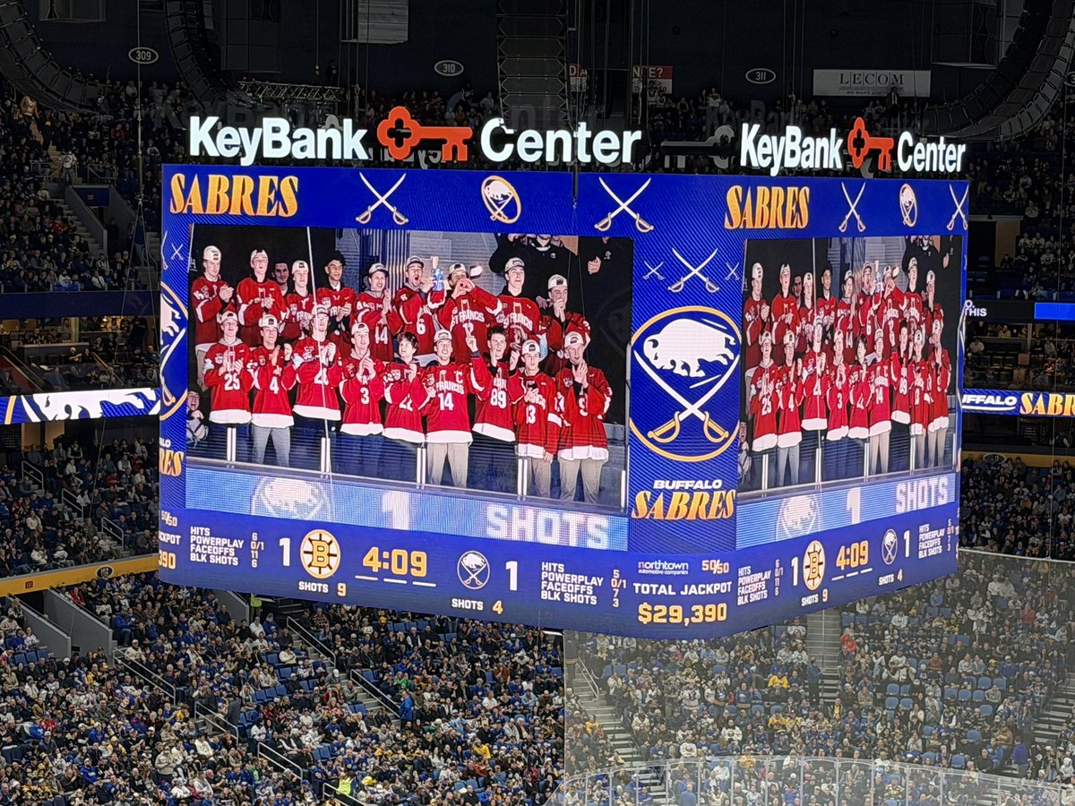 2 Goalies 1 Mic tweet media