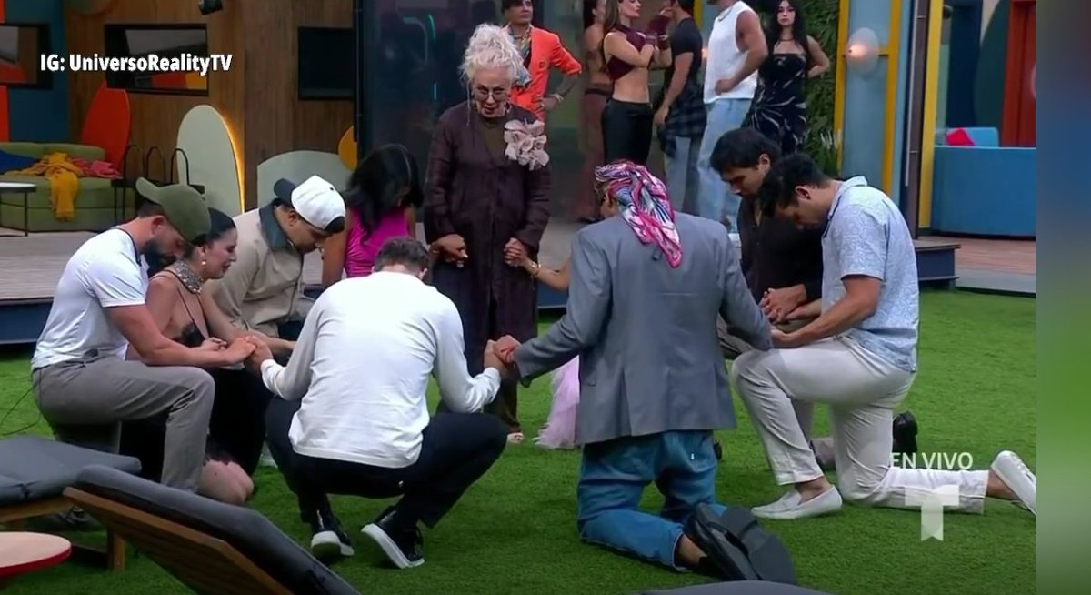 Brushelas tweet media