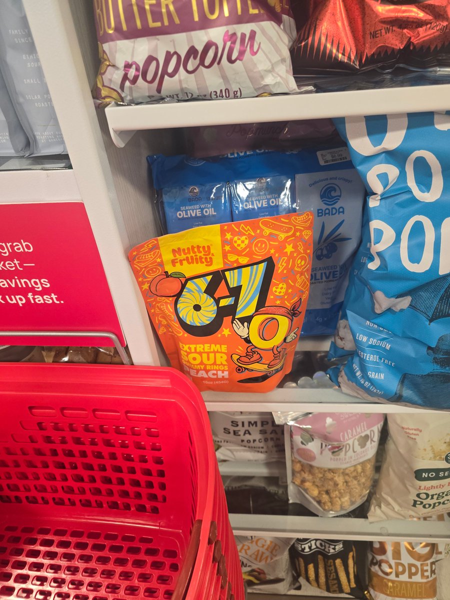 average sized ash 😛 tweet media