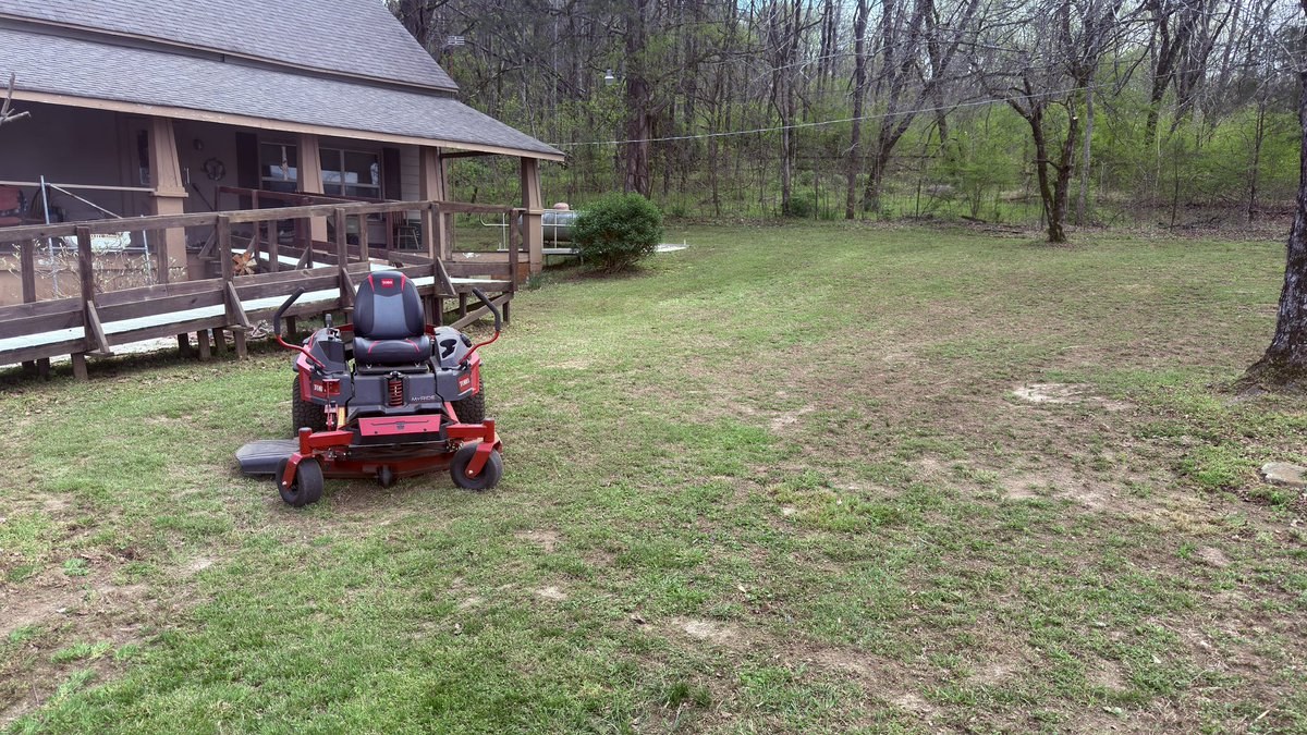 This afternoon I had the pleasure of mowing Ms. Pattersons lawn . She wasn’t at home , but when she returns , she will return to a freshly  mowed lawn . Making a difference , one lawn at a time .