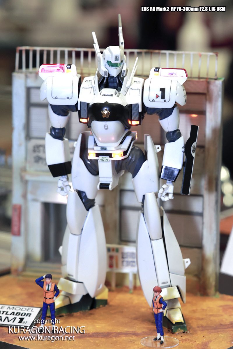 kuragon_oyakata's tweet image. 押井守監督の映画って、めちゃめちゃカッコよくて思わせぶりでストーリーがないと思っているので「すげぇカッコいいけどぜんぜんおもしろくない！」という感想です。

いやー今回もつまらなかったな！とニコニコしながら映画館を出るのが正解。そしてまた行く。

#パトレイバー #毎日パトレイバー #P2