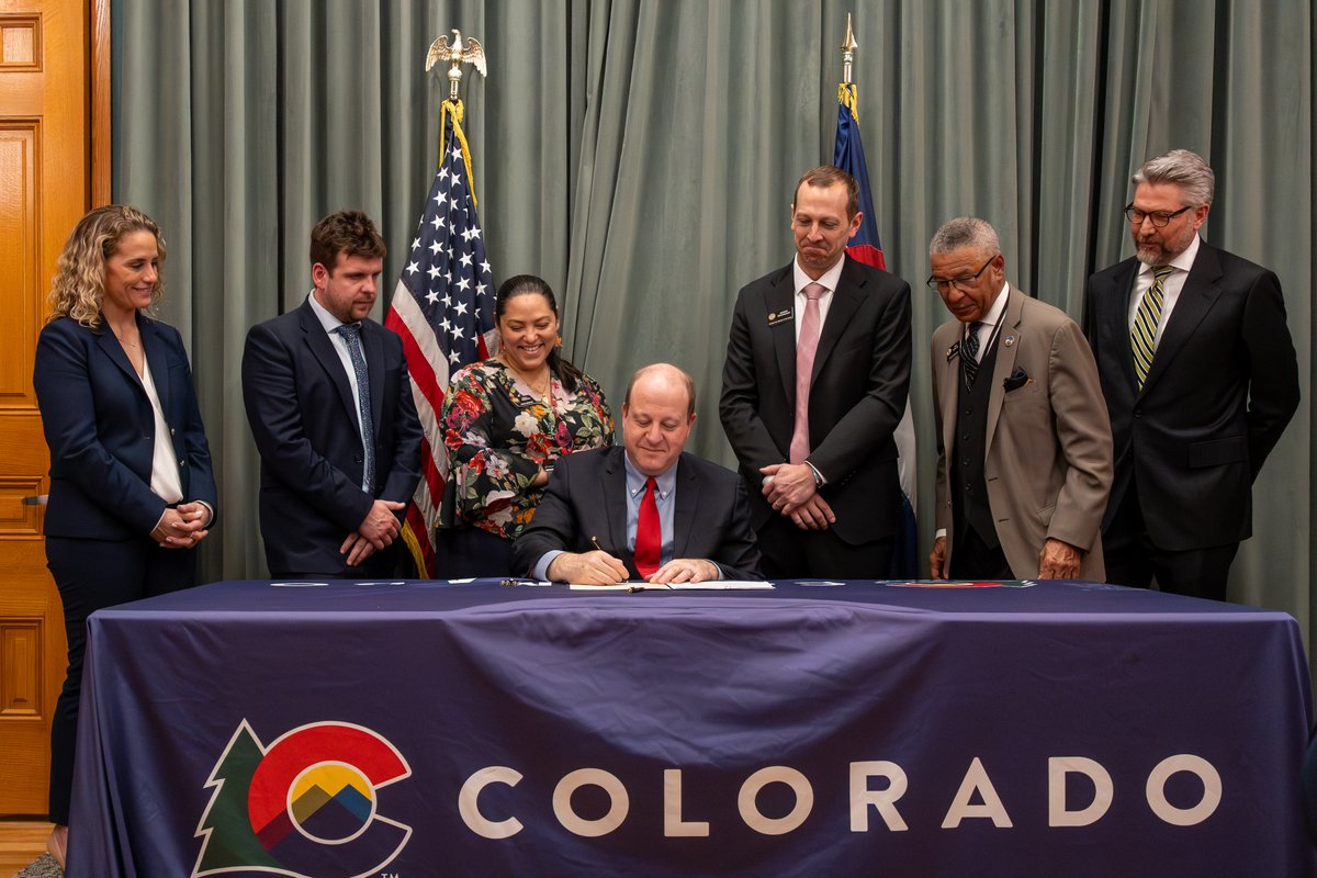 Gobernador Jared Polis tweet media