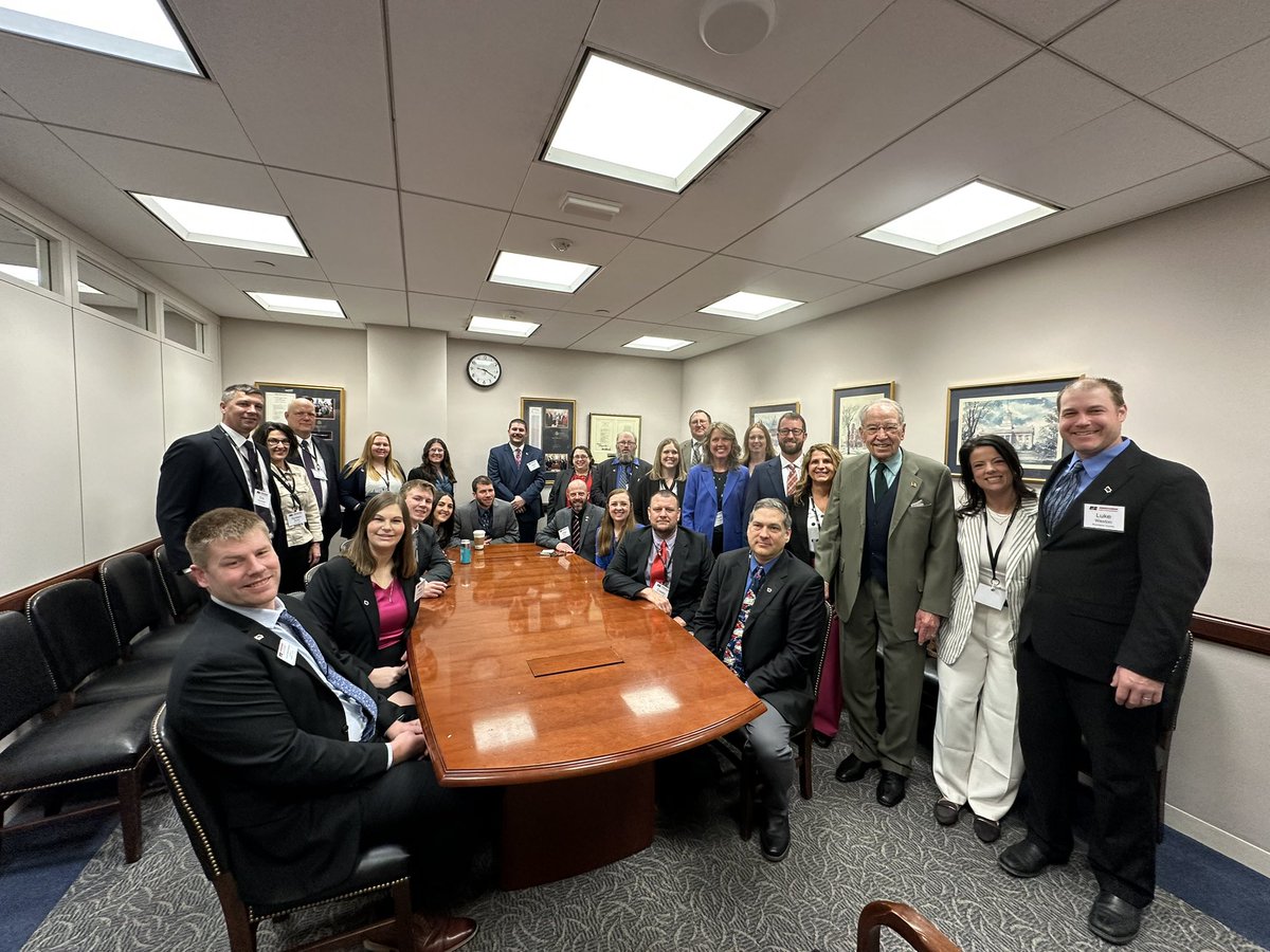 Chuck Grassley tweet media