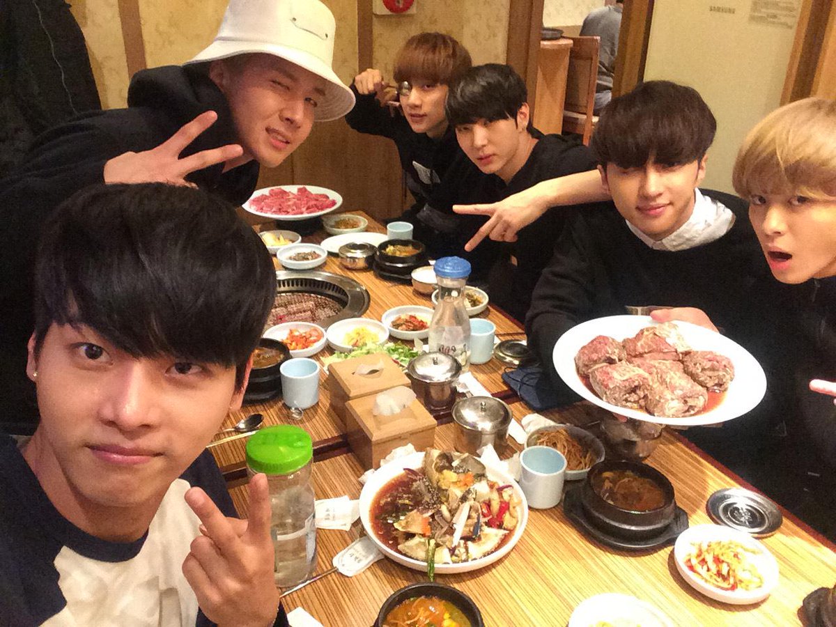 rockurbodykudi's tweet photo. 차라리다시과거로돌아가서떠나가는너를 품에안고널사랑한다외치고현실을뿌리치며 운명을뒤집어버릴걸이대로는못보내절대로안보내널잃어도널잊는건못해영원하게가슴아닌머리로널사랑할게난 https://t.co/Nvs4KVX0dK