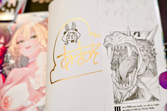 早速サイン描かせてもらってます( ✌︎'ω')✌︎ 