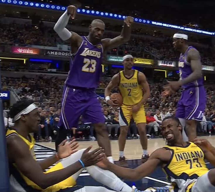 LakeShowYo tweet media