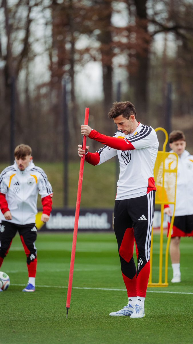 𝖬𝗂𝗍𝖼𝗁; tweet media