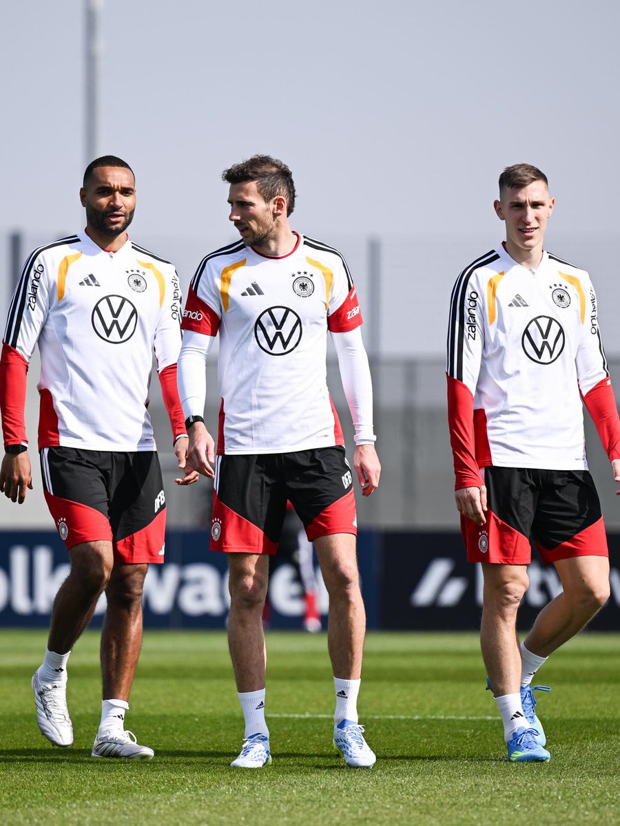 𝖬𝗂𝗍𝖼𝗁; tweet media