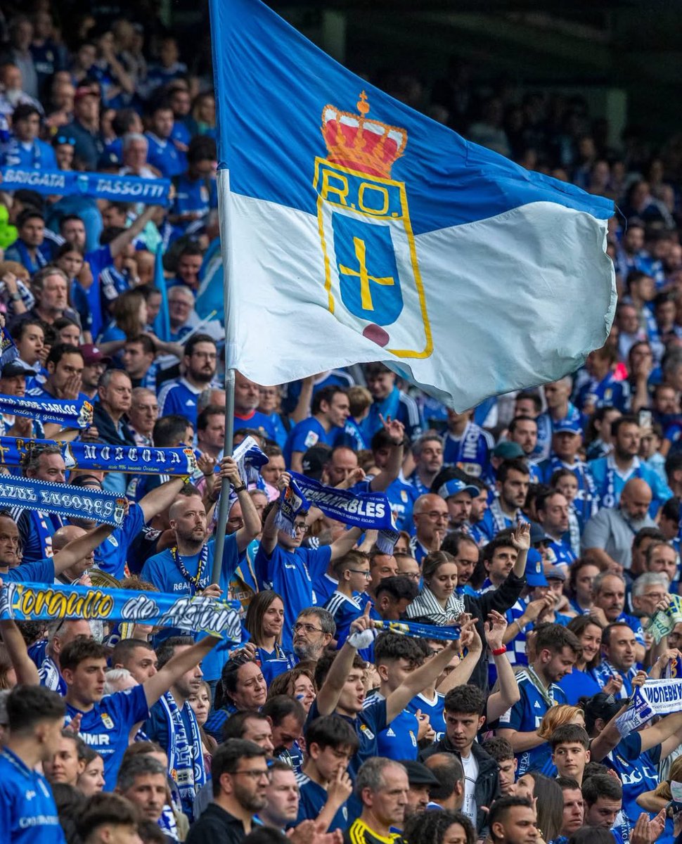 En primera.
En segunda.
En segunda B.
En tercera.
Solo tú.
SIEMPRE TÚ.

Felices 100, amor mío.

<a href="/RealOviedo/">Real Oviedo</a>